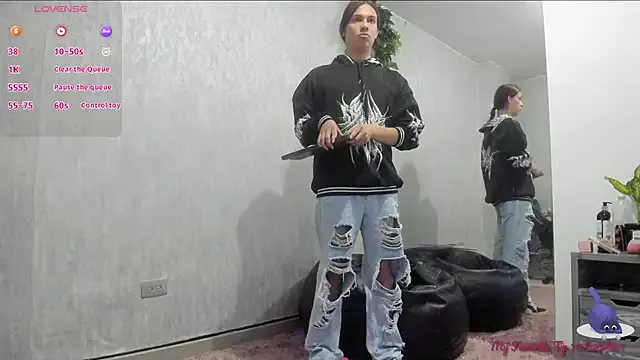 Almaazz from StripChat is Freechat