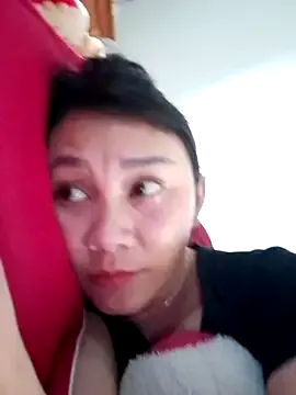 Almond-cute from StripChat is Freechat