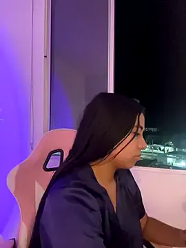 aly_nicols from StripChat is Freechat