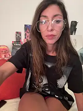 Girls: try live performances with matured performers, from dancing to quirks, in a variety of beautiful sex cams.