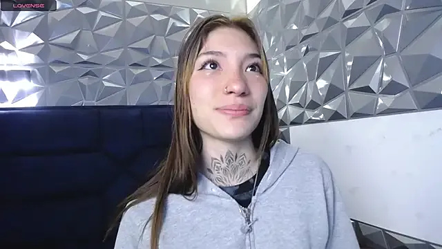 amare_sole from StripChat is Freechat