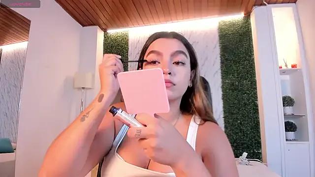ambarcarterr from StripChat is Freechat