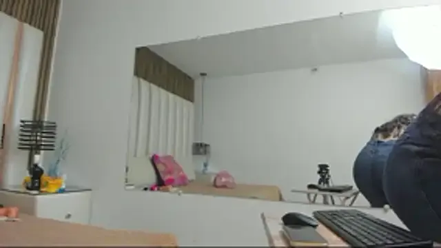 AmbarGills from StripChat is Freechat