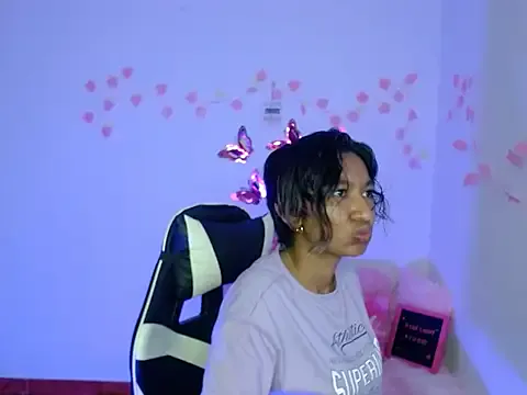 Girls: try live performances with matured performers, from dancing to quirks, in a variety of beautiful sex cams.