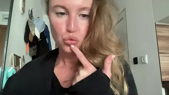 Girls: try live performances with matured performers, from dancing to quirks, in a variety of beautiful sex cams.