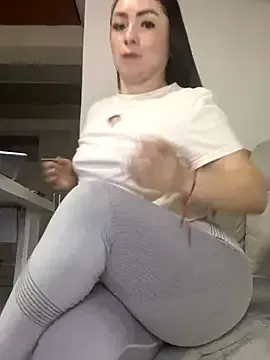 Amelia_laurent from StripChat is Freechat