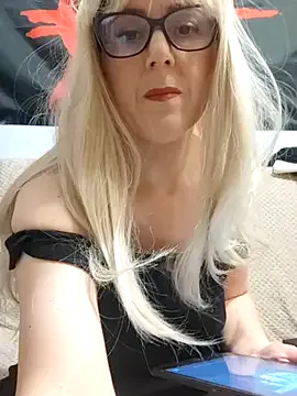 Amelialove42 from StripChat is Freechat