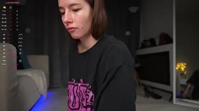 Girls: try live performances with matured performers, from dancing to quirks, in a variety of beautiful sex cams.