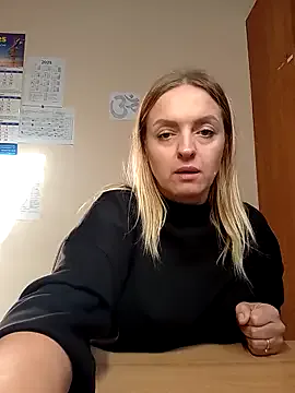 Ami_Foxy from StripChat