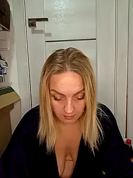 Ami_Foxy from StripChat