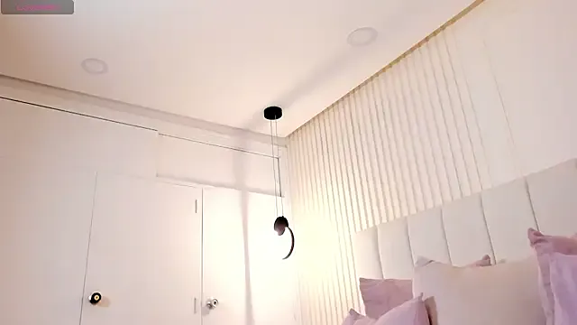 amira_sanz from StripChat is Freechat