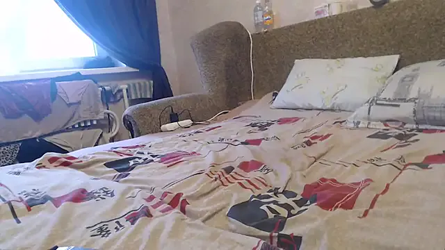 Amy_August from StripChat is Freechat