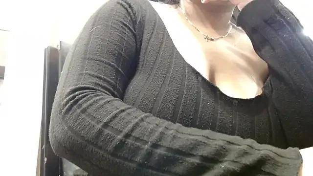 Anabelle_00_ from StripChat is Freechat