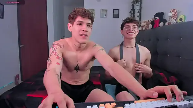 Girls: try live performances with matured performers, from dancing to quirks, in a variety of beautiful sex cams.