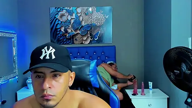 Girls: try live performances with matured performers, from dancing to quirks, in a variety of beautiful sex cams.