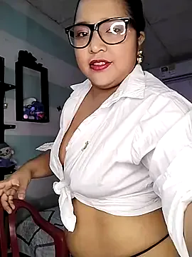 Angelly_ricura from StripChat is Freechat
