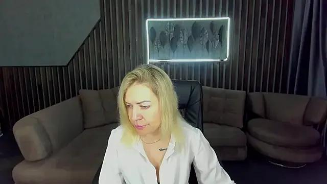 Anna_Snows from StripChat is Freechat