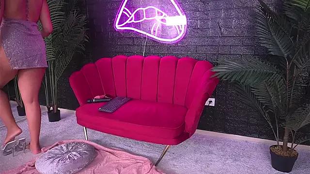 Girls: try live performances with matured performers, from dancing to quirks, in a variety of beautiful sex cams.