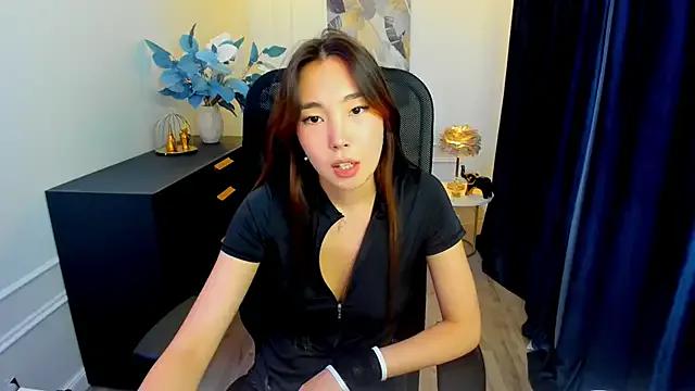 AnnaReyla from StripChat
