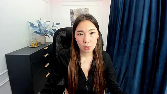 AnnaReyla from StripChat