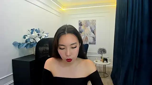 AnnaReyla from StripChat