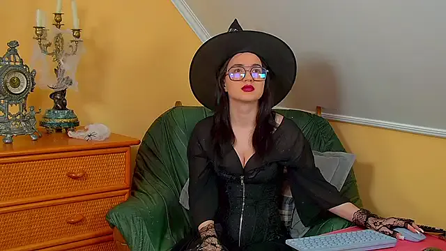 AnneAvery from StripChat is Freechat