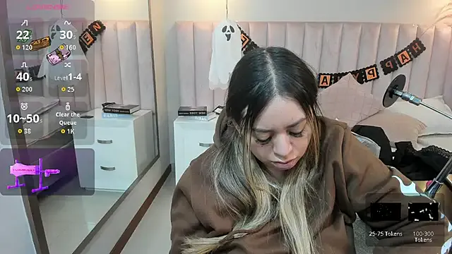 Girls: try live performances with matured performers, from dancing to quirks, in a variety of beautiful sex cams.