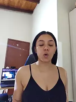 Anny_vittar from StripChat