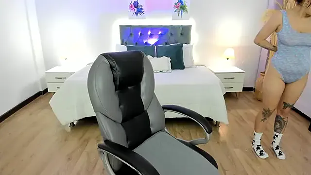 Girls: try live performances with matured performers, from dancing to quirks, in a variety of beautiful sex cams.