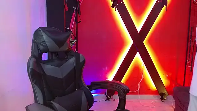 antonella_n_brian from StripChat is Freechat