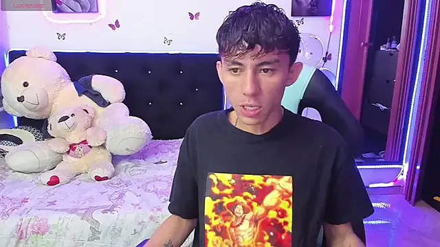 Antonythiago_couple from StripChat is Freechat