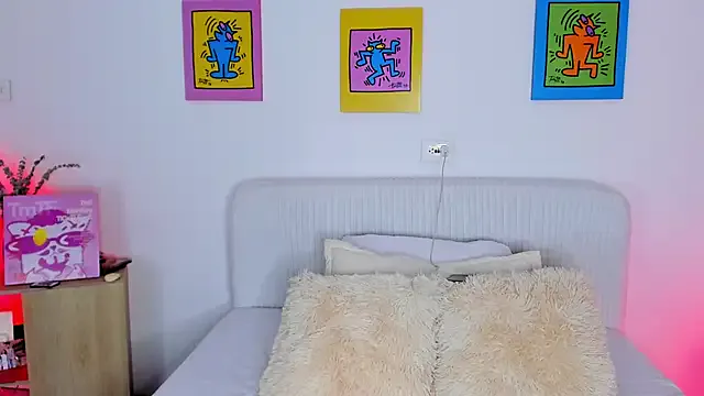 Girls: try live performances with matured performers, from dancing to quirks, in a variety of beautiful sex cams.