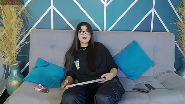 Aranzza_Ross from StripChat is Freechat