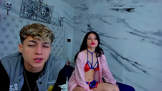 Ari_and_Storm from StripChat is Freechat