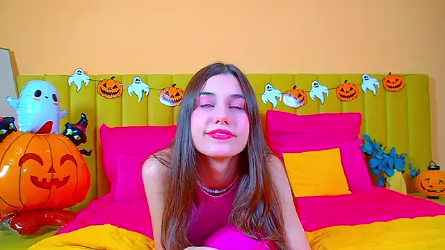 ArianaAllens from StripChat is Freechat