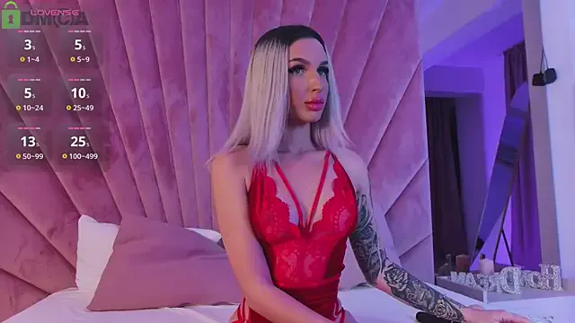 AriannaLure from StripChat is Freechat