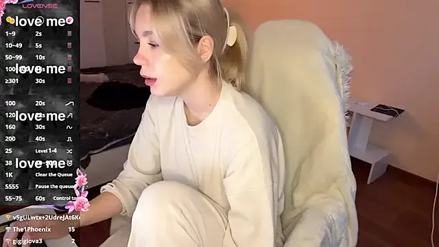 ariashaa from StripChat is Freechat