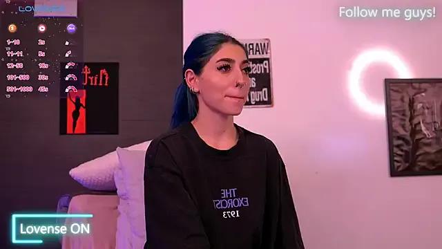 AriaVoss from StripChat is Freechat