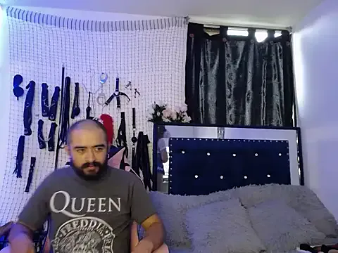 Girls: try live performances with matured performers, from dancing to quirks, in a variety of beautiful sex cams.