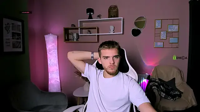 aron_black_ from StripChat is Freechat