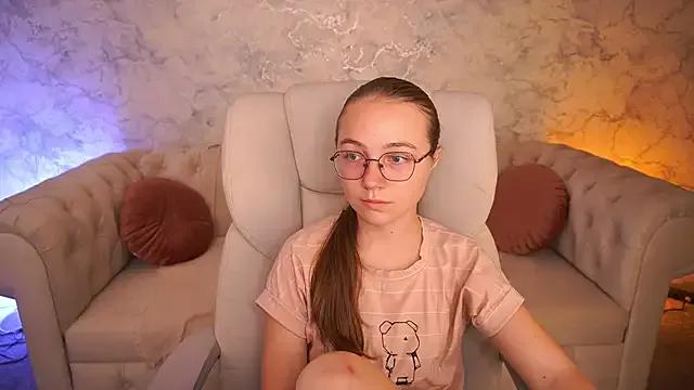 ArrinaWairr from StripChat is Freechat