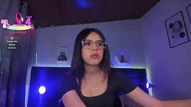 artemis_nyx from StripChat is Freechat