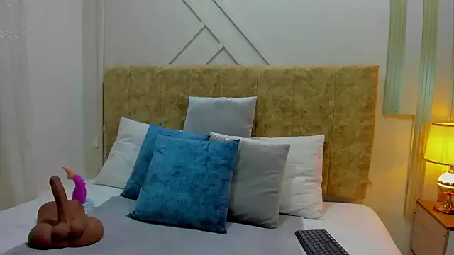 Girls: try live performances with matured performers, from dancing to quirks, in a variety of beautiful sex cams.