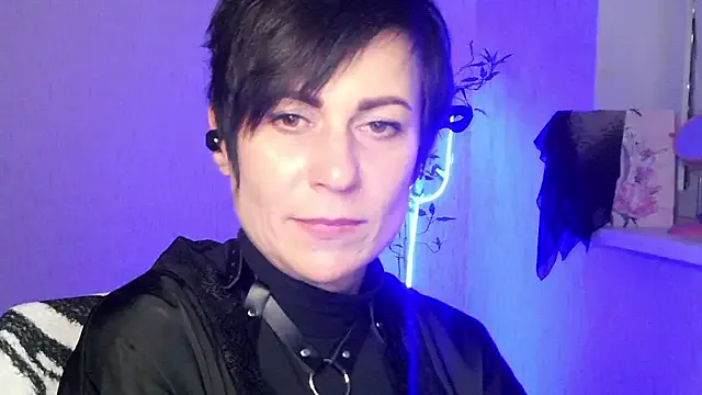 Ashley_Brookss from StripChat is Freechat