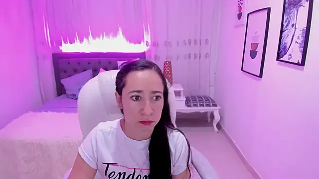 Ashleyy_Evaanss from StripChat is Freechat