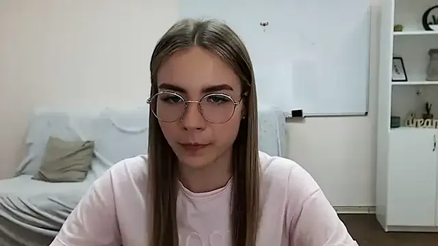 aSingleOne from StripChat is Freechat