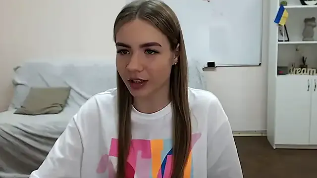 aSingleOne from StripChat is Freechat