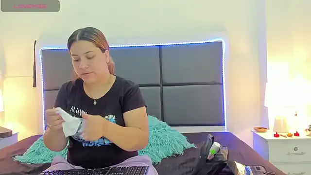 Girls: try live performances with matured performers, from dancing to quirks, in a variety of beautiful sex cams.