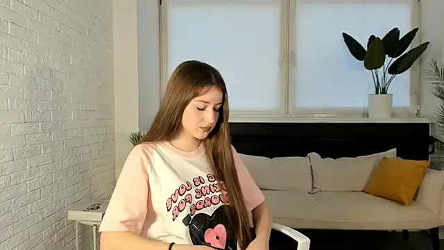 AudriaSagan from StripChat is Freechat