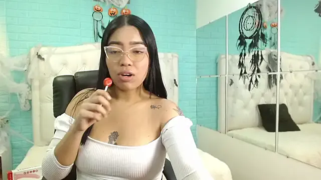 auraspice from StripChat is Freechat